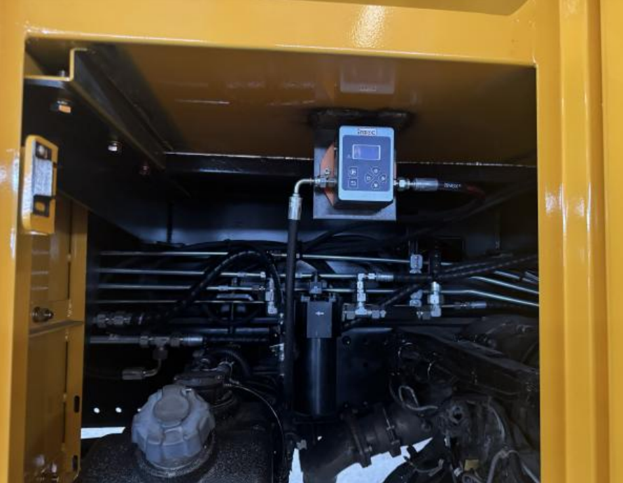 登高檢修電源車油液污染度在線監測應用案例：IFJ-3BW油液污染度傳感器助力設備可靠運行 圖2.png